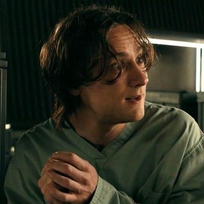 supesvoid's profile picture. — lewis pullman's voice: fuck this. | priv: @soapylew