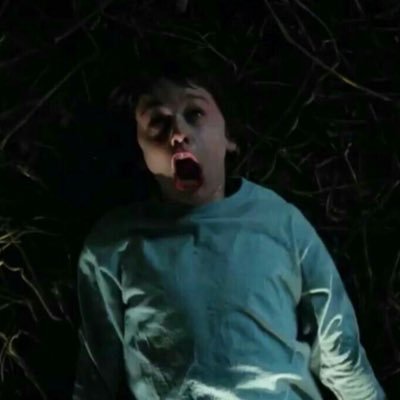 trumpswollnclit's profile picture. let’s all start yuri maxxing #sttwt