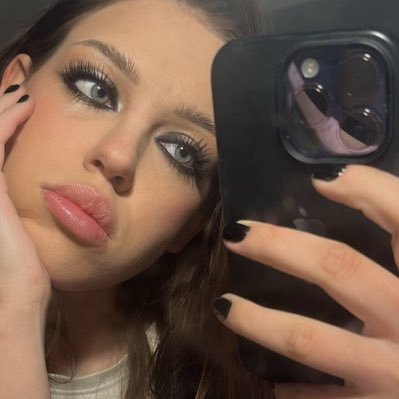 AshAlicexx's profile picture. Only the bold may enter 📥