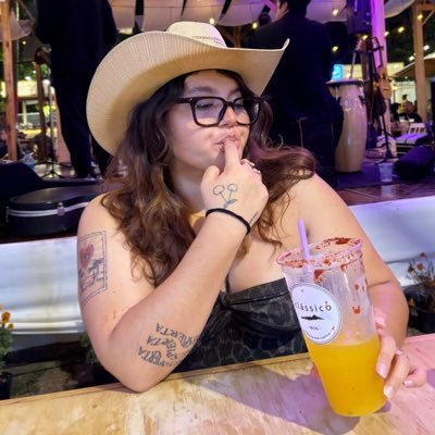 yoe_arroyo's profile picture. fluyendo y ya