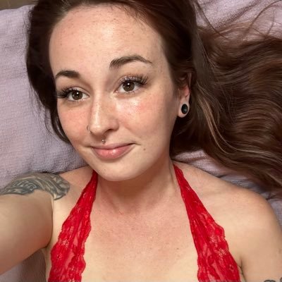 LolaxPeachx's profile picture. ʏᴏᴜʀ ғʀɪᴇɴᴅʟʏ ɴᴇɪɢʜʙᴏʀʜᴏᴏᴅ 𝐌𝐈𝐋𝐅 ♡ @PeachyxLolax ♡ Free Telegram: https://t.co/OTGkfYmIW9 ♡ $5 NO PPV 👉 https://t.co/gmQfmYLVAp