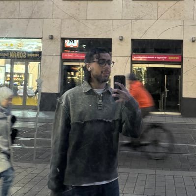 fromzero2ceo's profile picture. parce que ça m’amuse, évidemment.