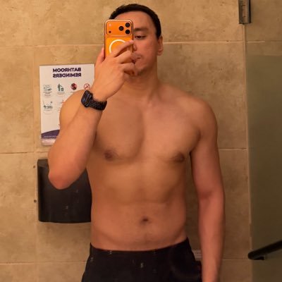 kumotbaluktot's profile picture. Gym. Travel. 1985. Partnered.