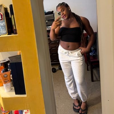 zerooum__'s profile picture. 🇧🇷/🇺🇸/🇵🇹/🇨🇴 /🇪🇸/🇮🇹ATLETA DE JIU JITSU💪🏾🦍 Black belt🖤. téc. enfermagem 👩🏽‍⚕️ VISUALIZA, ACREDITA E REALIZA” 🖤