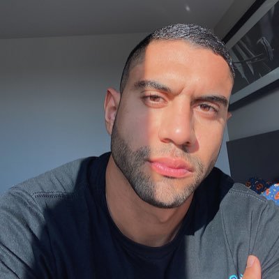 4m1n3s's profile picture. it’s giving coup