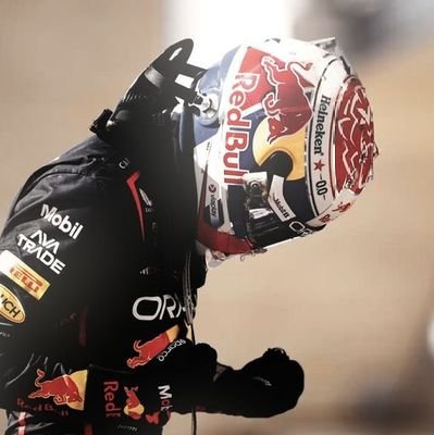 blurrversee's profile picture. '𝓢𝓲𝓶𝓹𝓵𝔂 𝓵𝓸𝓿𝓮𝓵𝔂!𝓘'𝓵𝓵 𝓽𝓮𝓵𝓵 𝔂𝓸𝓾 𝓽𝓱𝓪𝓽!'-𝘔𝘝1
                               𖥻 ׁ ׅ she / her ׁ ׅ 🏆
                           ────୨ৎ────