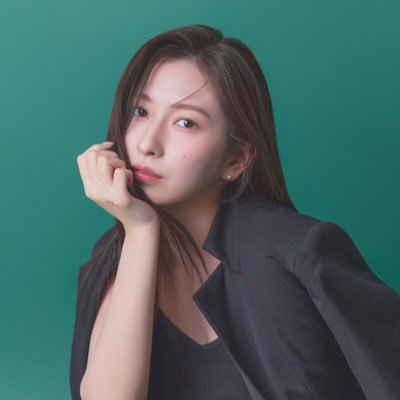 AKARIUEMURA23's profile picture. 1998.12.30 大阪府出身 *写真集「Strelitzia」発売中 *MBS「西乃風ブラン堂」 レギュラー出演中