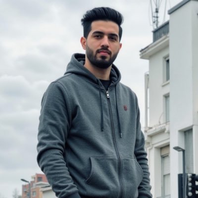 MotiongraphicsN's profile picture. مصمم موشن جرافيك | عملت مع 100+ علامة تجارية وزيّنت آلاف المشاريع بتصاميم لها تأثير ولمسات إحترافية | الإبداع يبدأ من فكرة بسيطة تُصمَّم بذكاء | للتواصل معي 👇