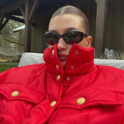 holyybizzle's profile picture. you drew stars around my scars.