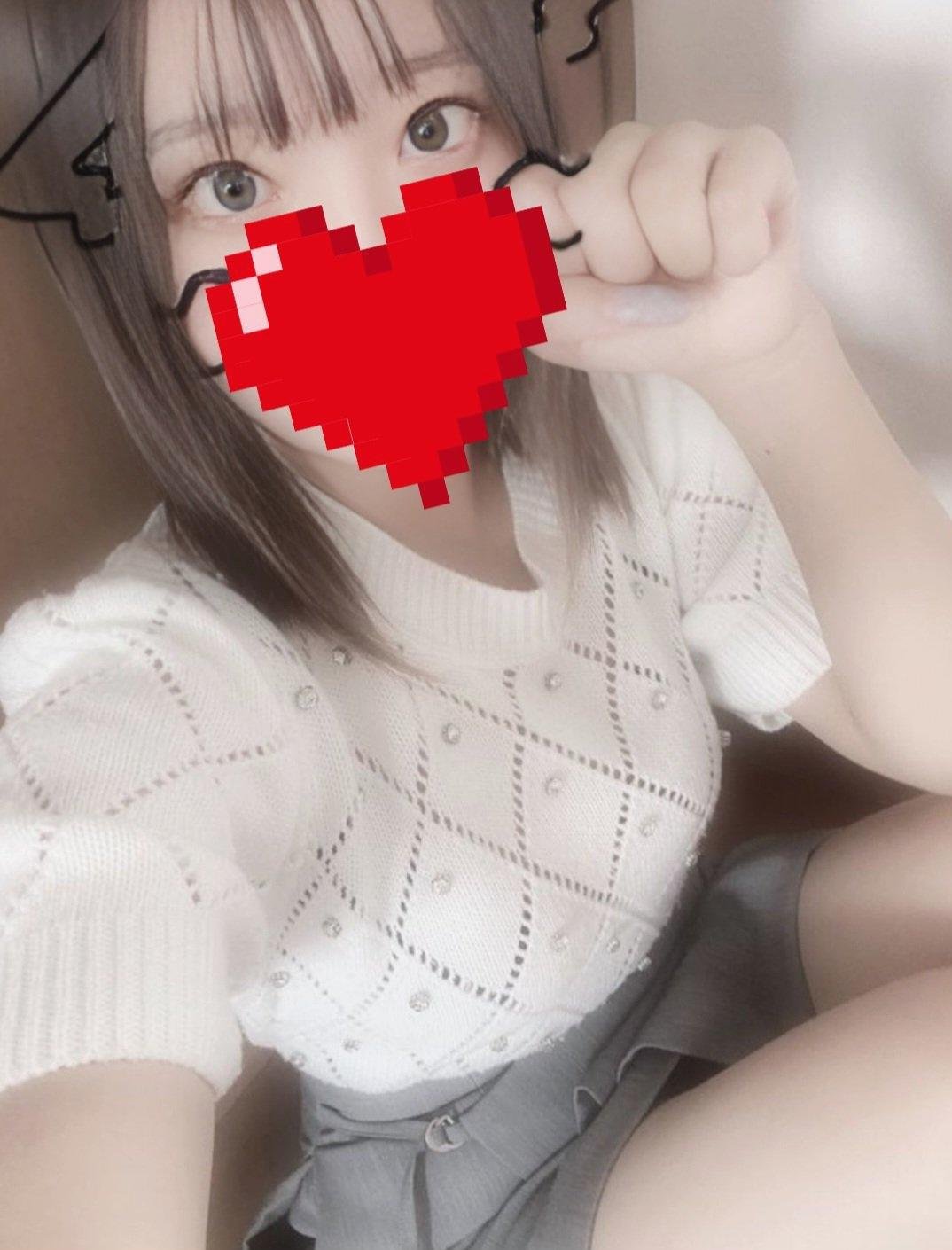 ghufran784121's profile picture. 20代🐰｜友達や親にバレないように裏垢始めました✍🏻｜裏の顔はどえむで変 態なんて誰にも言えない…😣｜ホントは毎日えちしたい🩷｜大人の男性と出逢いたい｜優しくされるとすぐ好きになっちゃう…👉🏻👈🏻