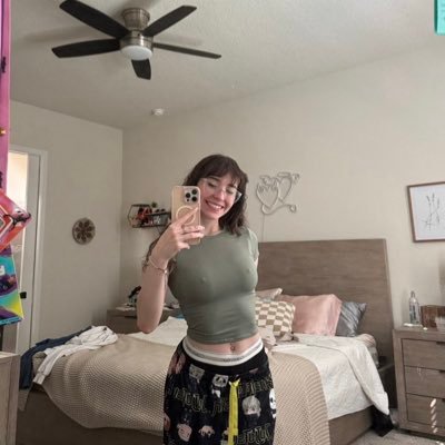 Queennancyohdl's profile picture. 