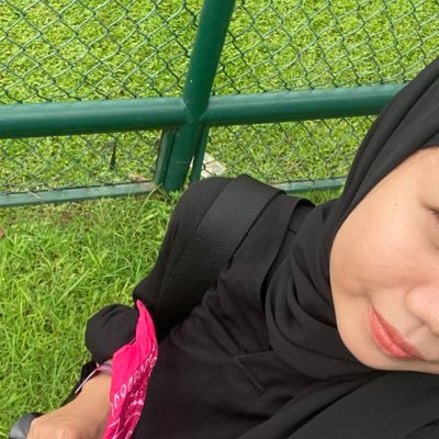 weitfoyuh's profile picture. nocturnal yapper