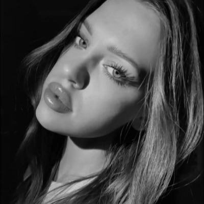 alice_lazyyy's profile picture. Inbox open to the bold-hearted