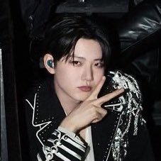 junniekwang09's profile picture. 𝐊𝐈𝐌 𝐉𝐔𝐍𝐊𝐘𝐔🌠 ♡00즈 ✧트레저✧