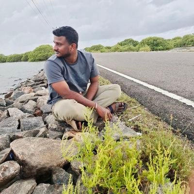 Anojanx's profile picture. துணிச்சலுடன் எந்த ஒரு முடிவு எடுக்காத வரை உன் வாழ்க்கையை நீ கொஞ்சம் கொஞ்சமாக இழக்க தான் நேரிடும்...!