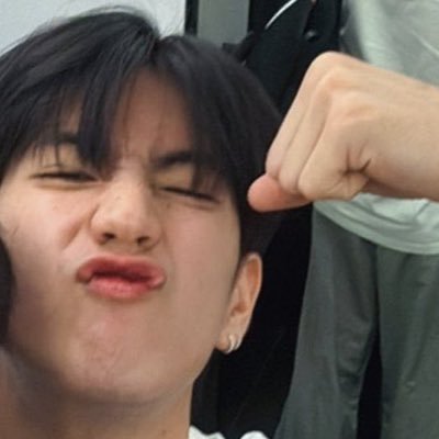 vv_pcy's profile picture. 🌊 : กินกล้วย กินกล้วยไปก่อน 😮‍💨