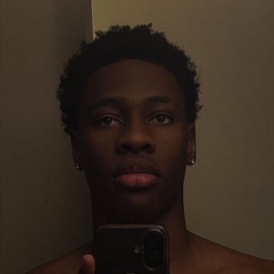 unknown424741's profile picture. Premium vibe|| premium cruise || premium madness || Chelsea fan ||I no loud …but if I vex e go trend📈