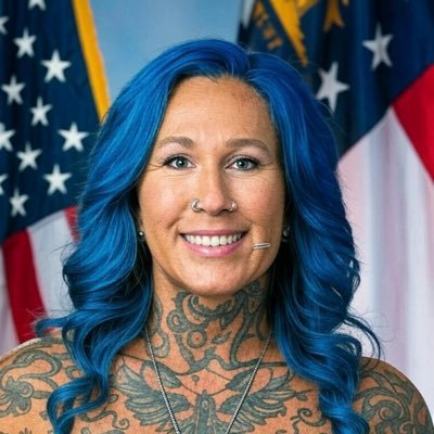 quincardasian's profile picture. DISCLAIMER: The author of these tweets is psychotic and NOT under police investigation for anything.