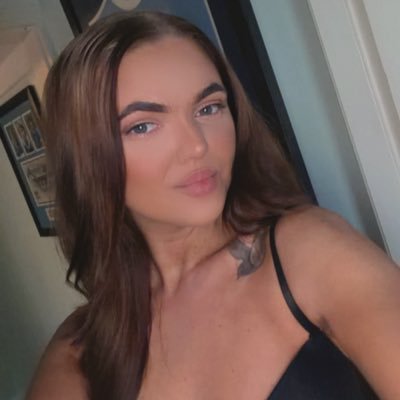 khlo3xo's profile picture. 25 ♡