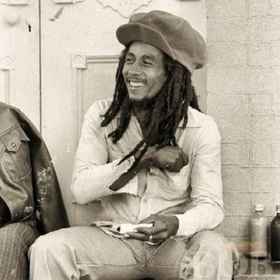 GhettoPhantom's profile picture. AI translated

I'm an Humble African

    🇰🇪🇯🇲