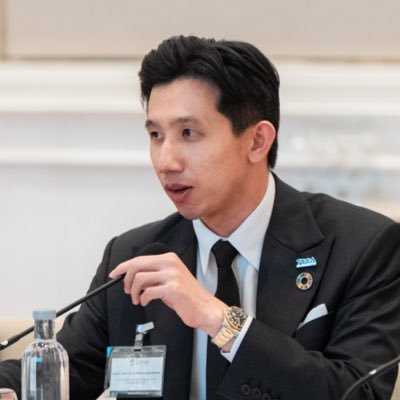 STangparitkul's profile picture. Engineer by training but work in academia. Keen on Classics. Love romantic paintings and poems. And yes I do paint and write poem.