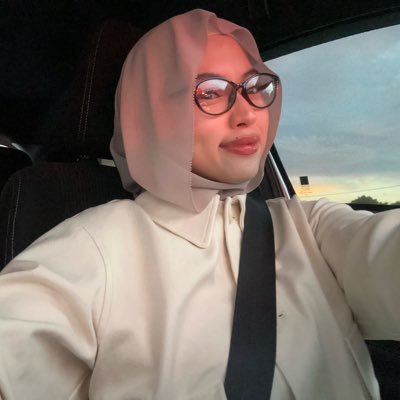 electrichills's profile picture. pls dont take my tweet seriously