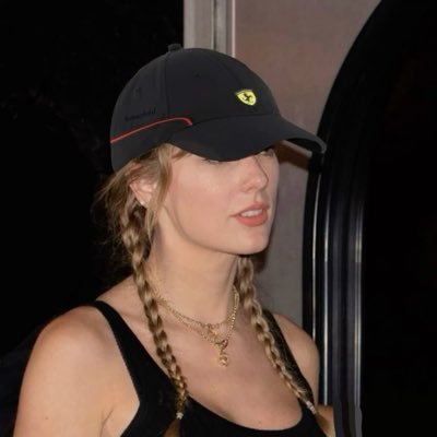 taylorscults's profile picture. but it's not what I meant | #1 stan de my tears ricochet it and body da taylor 🗝️☕️