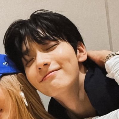 silentsoobs's profile picture. Dude idk ¯\_(ツ)_/¯