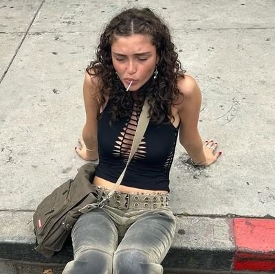 troianrhds's profile picture. ──────────── ❛𝙖𝙣𝙙 𝙞𝙛 𝙮𝙤𝙪 𝙜𝙖𝙯𝙚 𝙡𝙤𝙣𝙜 𝙞𝙣𝙩𝙤 𝙖𝙣 𝙖𝙗𝙮𝙨𝙨, 𝙩𝙝𝙚 𝙖𝙗𝙮𝙨𝙨 𝙖𝙡𝙨𝙤 𝙜𝙖𝙯𝙚𝙨 𝙞𝙣𝙩𝙤 𝙮𝙤𝙪.❜