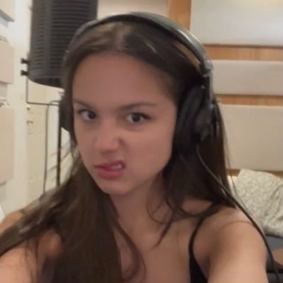 everklnd's profile picture. i broke my own heart cause you were too polite to do it ㅤㅤ 🐾