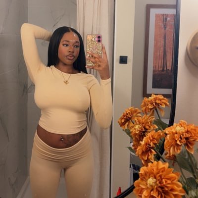 Millian3x's profile picture. The hoods hottest young bxtch 💋