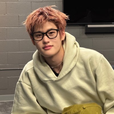 cnewkids's profile picture. “𝙻𝙴𝚃 𝙽𝙾𝙽𝙴 𝚂𝚄𝚁𝙿𝙰𝚂𝚂” Allerion Edric Kingsley. Slytherin 3ʳᵈ grade specializing in the Ministry field, 4002. — Transfiguration + D.A.D.A