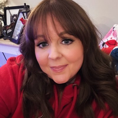 KellyClinger's profile picture. Wife of @coach_clinger. Mama. Singer. Songwriter. Mental Health Advocate. Lupus Warrior. All views expressed on this page are mine. 💕