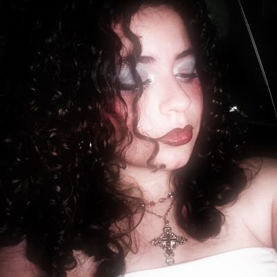 v4mpweb_0's profile picture. sʜᴇ/ᴛʜᴇʏ || 𝑺𝒉𝒊𝒏𝒆 𝒃𝒓𝒊𝒈𝒉𝒕𝒆𝒓! ✰