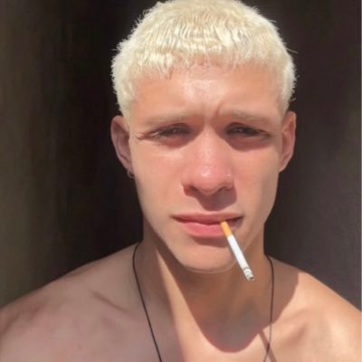 surfistadepre's profile picture. https://t.co/N4cZrH202M