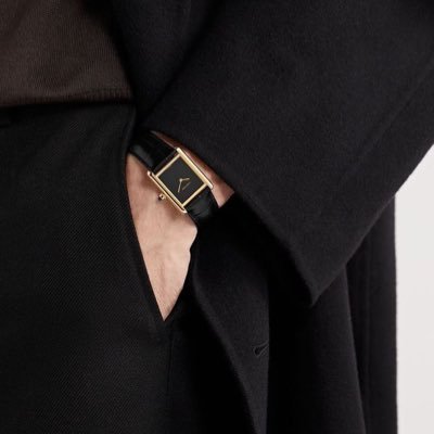 MauxDes54793's profile picture. une page pour un automne des maux …