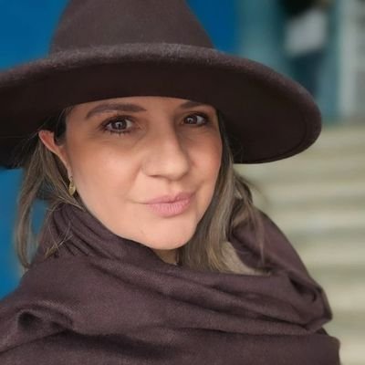 komentatoricaba's profile picture. Politolog,  politički analitičar, bloger, novinar i urednik portala Nemam štelu, nastavnik građanskog obrazovanja i pjesnikinja.