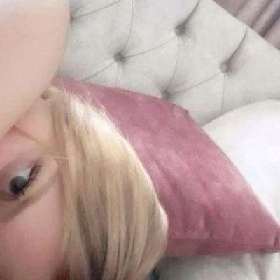 Amiablestkey's profile picture. how many times did she cry?