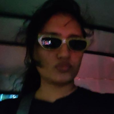 Veeshallsee's profile picture. 20smth doing things