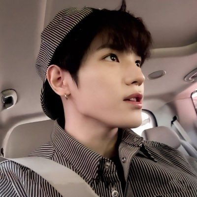 taoxovemewake's profile picture. 