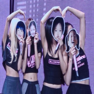 Satisfied_Blink's profile picture. This page is a solid Fan of BLACKPINK 🖤💗