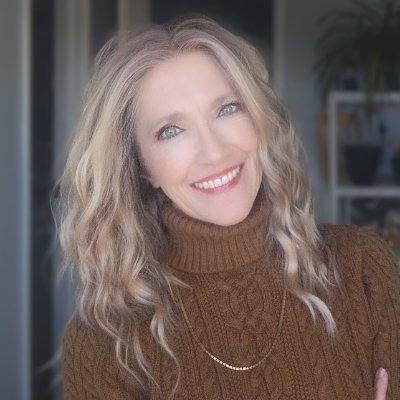 Atheria's profile picture. I don't DM! #psychicmedium #vegan UFO/ET contactee, writer, chronic pain warrior, SAG-AFTRA actor, & cat lover. #medium #ufo #psychic #uap 😺👽🛸👻🐈