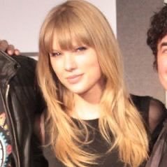 everrmlre's profile picture. owner of father figure and evermore • mar stan