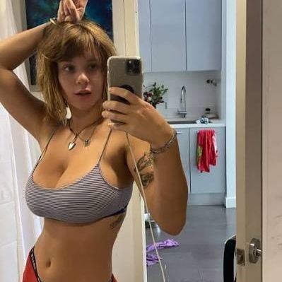 Jenniferlawwr's profile picture. Focus!