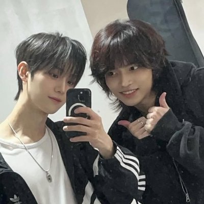 wwffffffwfuck's profile picture. 얘들아 나 강운데 계정 또 터졌다