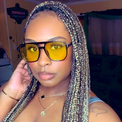 _itsJNic's profile picture. 👻: nicoleeejaz | somewhere laughing 😂