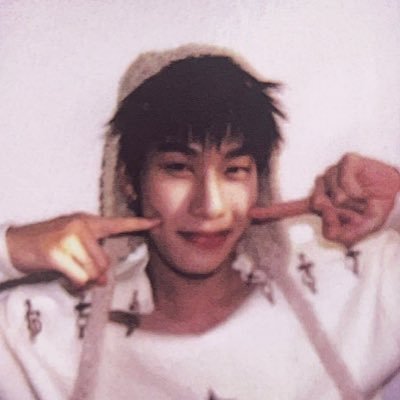 luvouroads's profile picture. 19:19 🌟 全心全意爱你 @oueiija @TOTOGABACK ☆⋆｡𖦹°‧★ fan account