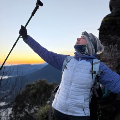 propofolglow's profile picture. Impresionismo, deorum ars y la práctica diaria de no perder la cordura.