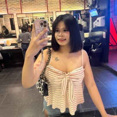 minny255020's profile picture. 18y ไม่รับรัก จะรับงานละ555 อุบลเหงาๆ🤗🥹