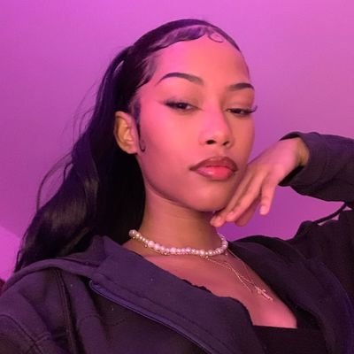 Pearl_Khumalo_'s profile picture. A football fan that watches it and tweets life✨